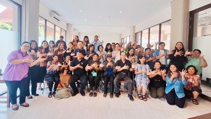 Luar biasa semangat dan  terimakasi semuanya terutaman pak Frans dan pak Asing sdh mengajarkan ilmu baru atau bahasa syarat PAKAI